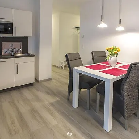 别墅 Kaeptn Brass Strandurlaub Max 4 Pe